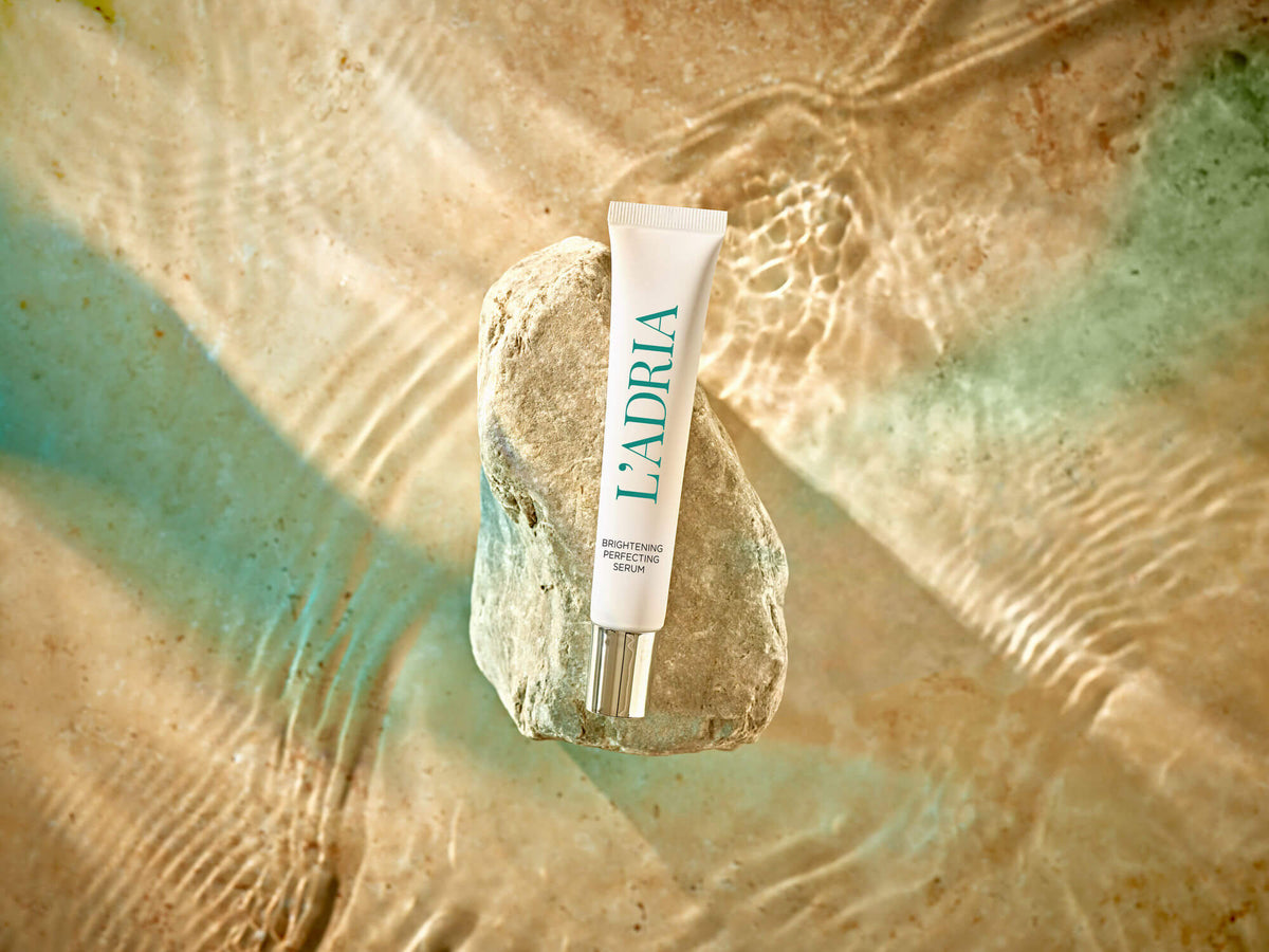 Brightening perfecting serum na kemenu u morskoj vodi