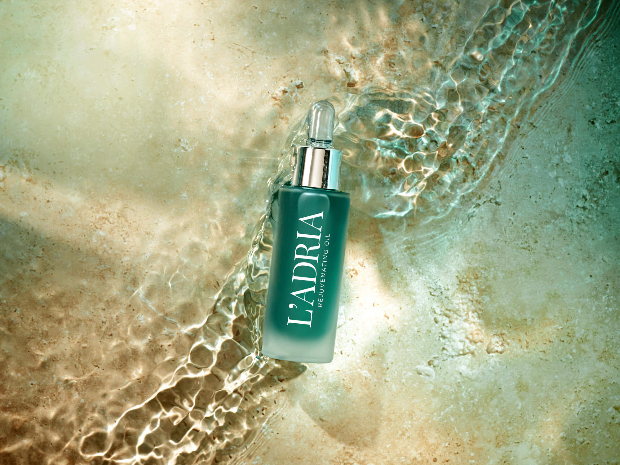 Rejuvenating oil bičica u morskoj vodi