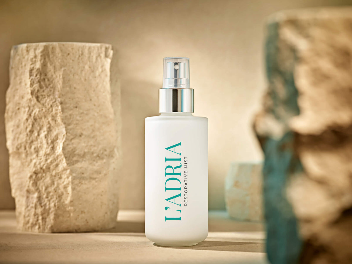 Restorative mist bočica između kamenja